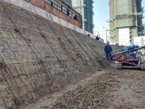 华亭建筑边坡支护